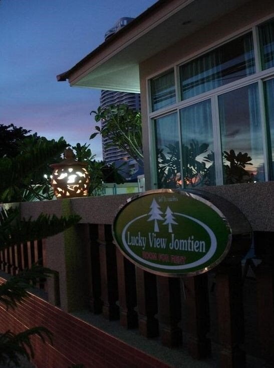 Отель Lucky View Jomtien 2*